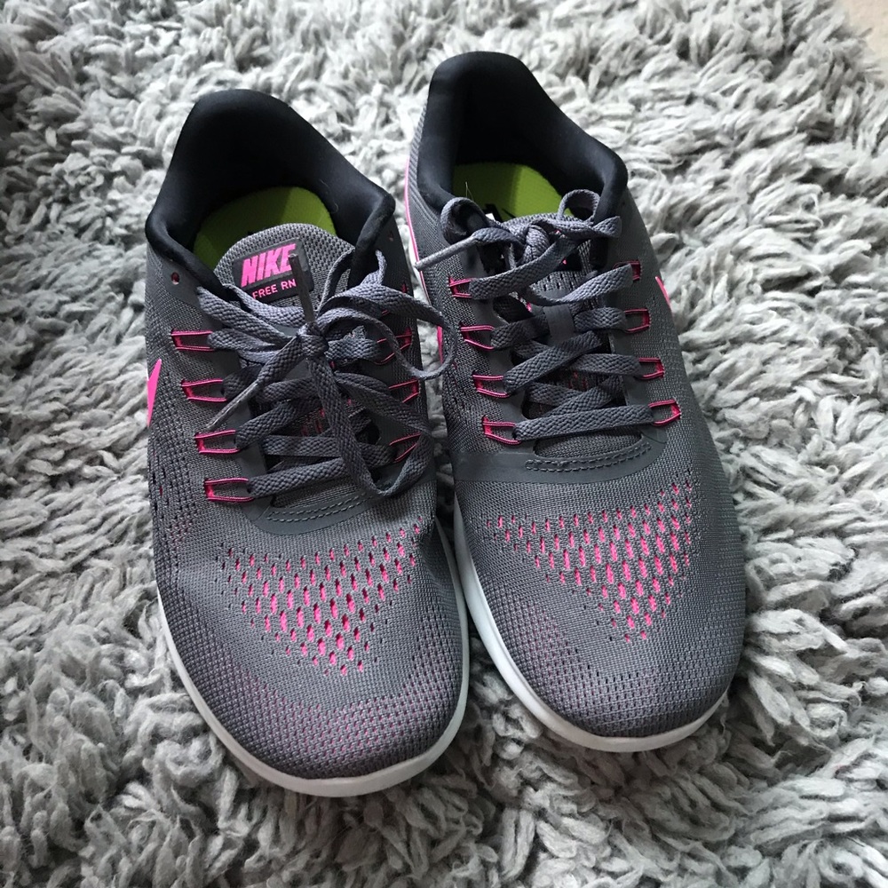 brand new nike sneakers